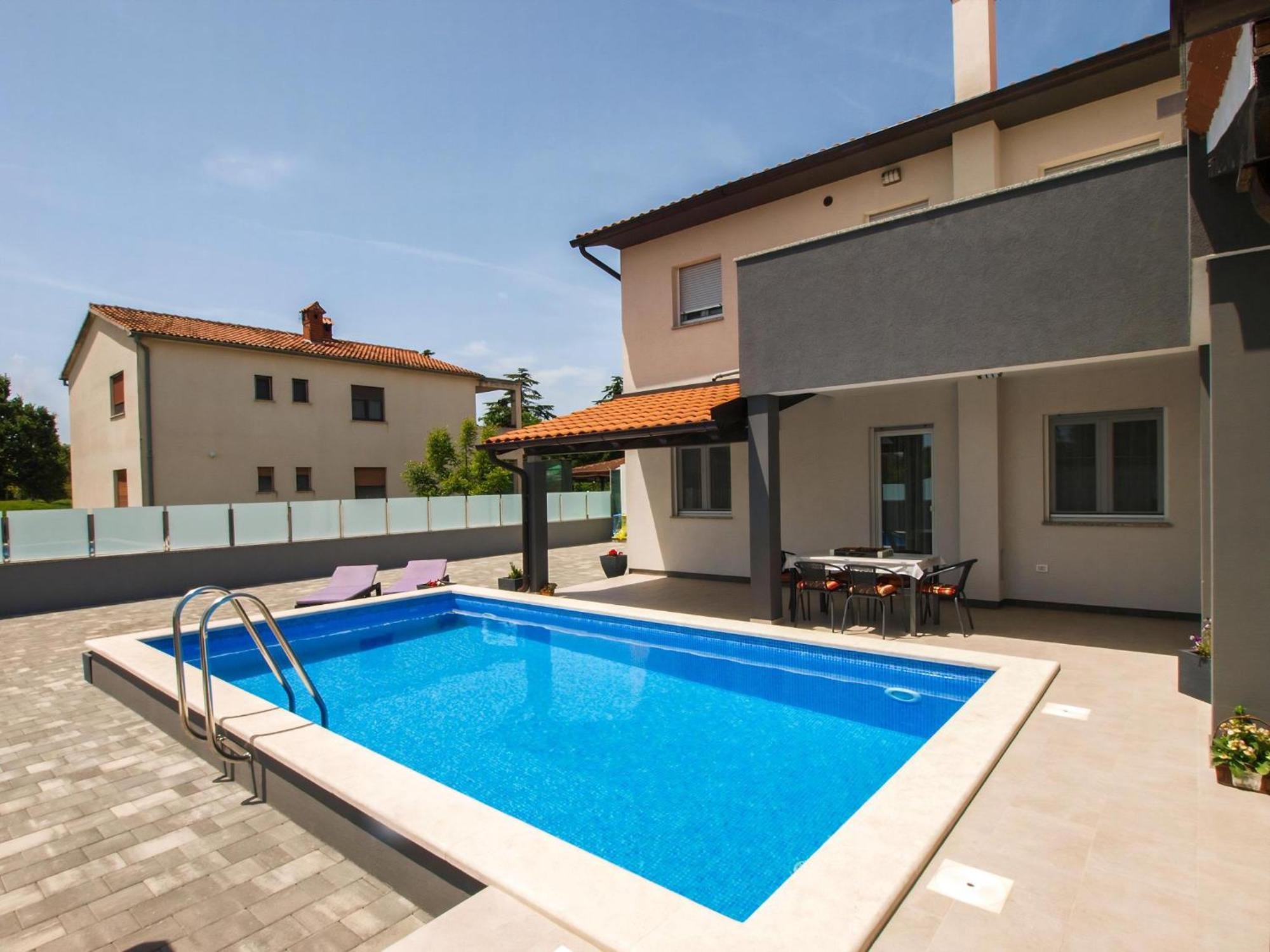 Wohnung Mit Grill, Pool Und Terrasse Штиньян Экстерьер фото